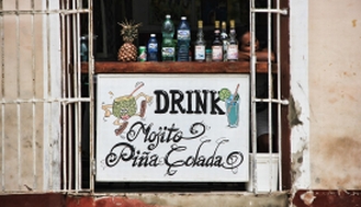 5 nejlepších barů ve Viñales, kde teče rum proudem a zábava končí s prvními slunečními paprsky